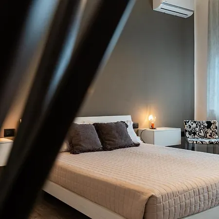 Sacrati 39 * Ferrara